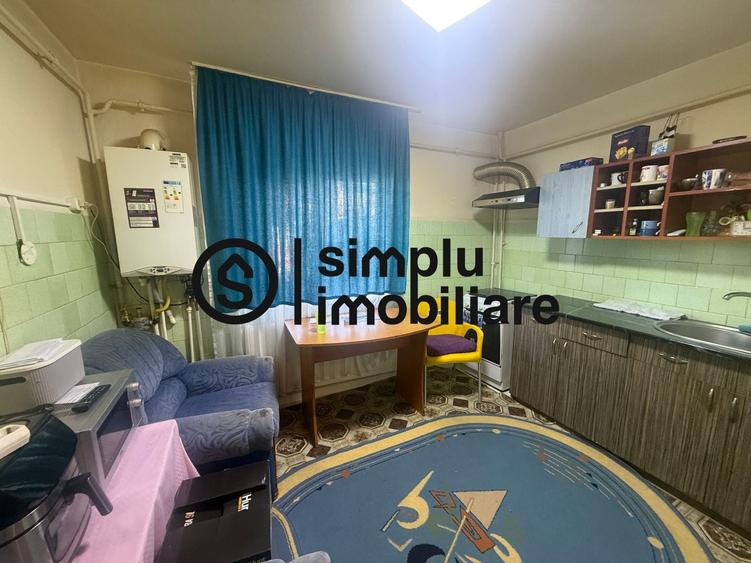 Apartament cu 3 camere decomandat în 1 Mai