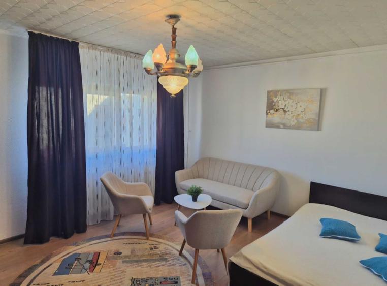 Apartament cu 3 camere decomandat în Obor