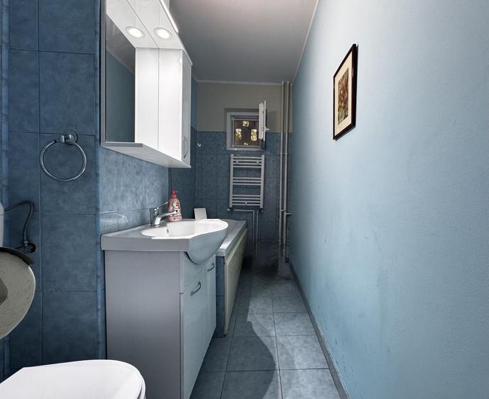 Apartament cu 2 camere semidecomandat, mobilat în Central