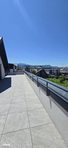 Apartament cu 3 camere în Tractorul