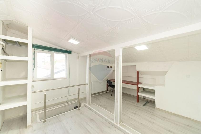 Apartament cu 3 camere semidecomandat, mobilat în Vitan