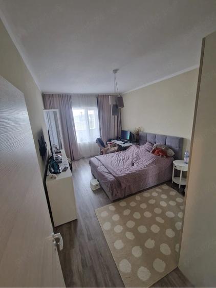 Apartament cu 3 camere decomandat în Chișoda