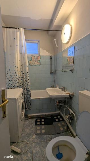 Apartament cu 3 camere semidecomandat în Dristor
