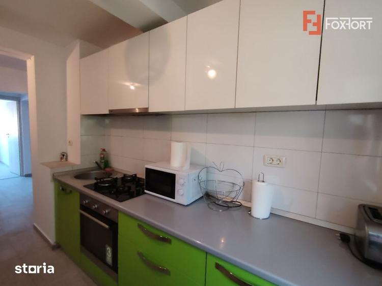 Apartament cu 3 camere decomandat, mobilat în Lunei