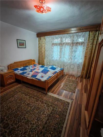 Casă individuală cu 13 camere cu Teren 1063 Mp în Vintilă Vodă