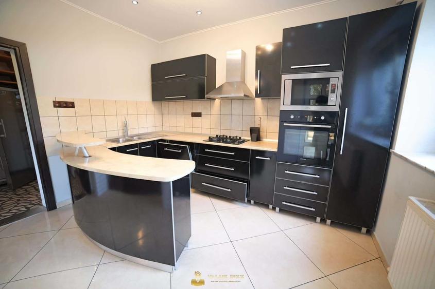 Casă cu 4 camere în Central