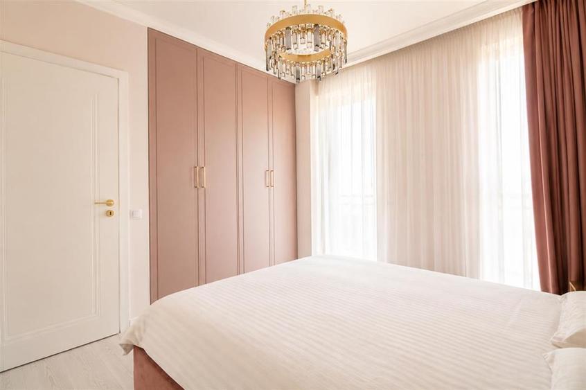 Apartament cu 3 camere decomandat, mobilat în Bună Ziua