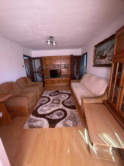 Apartament cu 2 camere decomandat în Craiovița Nouă