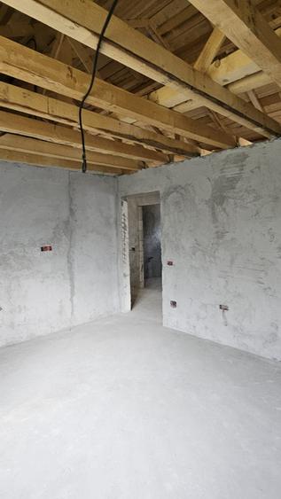 Casă cu 3 camere în Palazu Mare