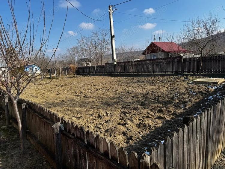Casă cu 2 camere cu Teren 1300 Mp în Hermeziu