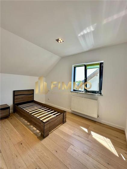 Duplex cu 4 camere cu Canalizare în Est