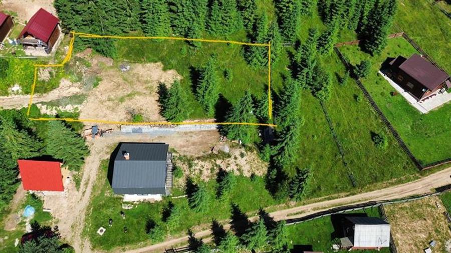 Vanzare teren intravilan cu toate utilitatile zona Statiunea Muntele Baisorii - 1