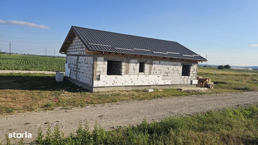 Casă cu 4 camere cu Teren 402 Mp în Ișalnița