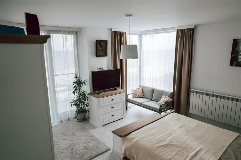 Apartament cu 3 camere decomandat în Capitol