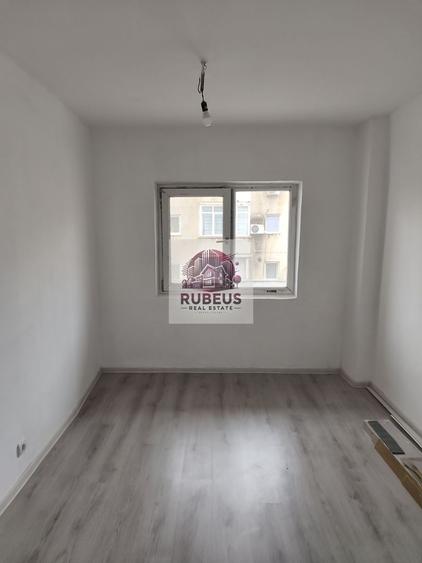 Apartament cu 4 camere decomandat în Autogară