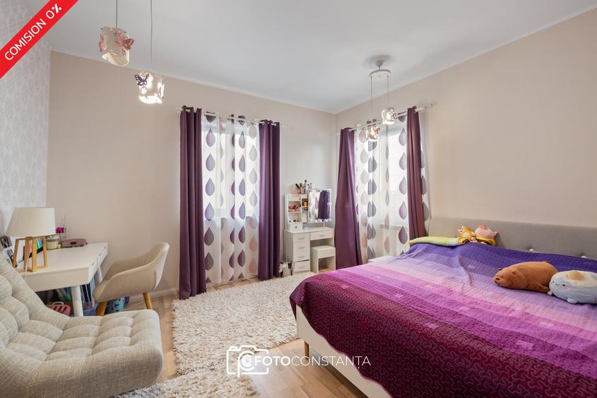 Casă individuală cu 5 camere cu Canalizare în Palazu Mare
