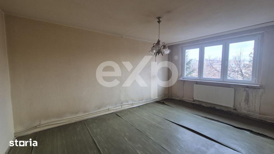 Apartament cu 4 camere decomandat în Negru Vodă