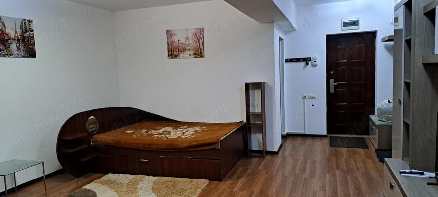 Garsonieră decomandată în Central