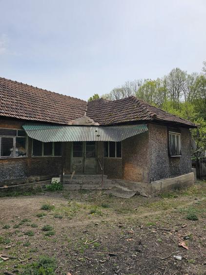 Casă cu 4 camere în Ciuntești
