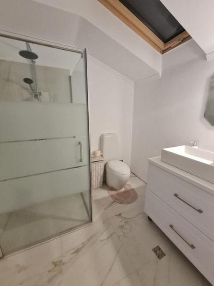 Casă individuală cu 4 camere cu Garaj în Florești