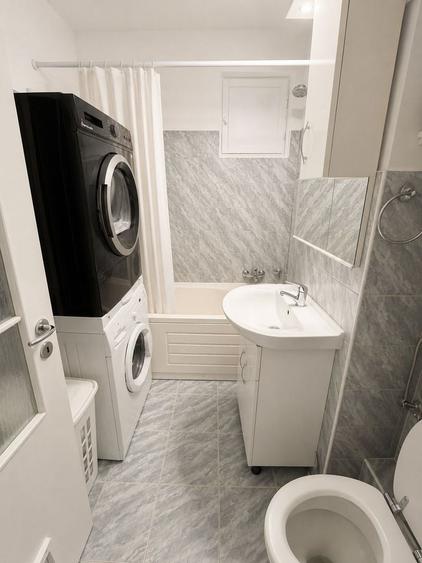 Apartament cu 3 camere decomandat în Spitalul Județean