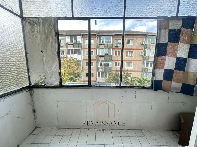 Apartament cu 3 camere decomandat, mobilat în Girocului