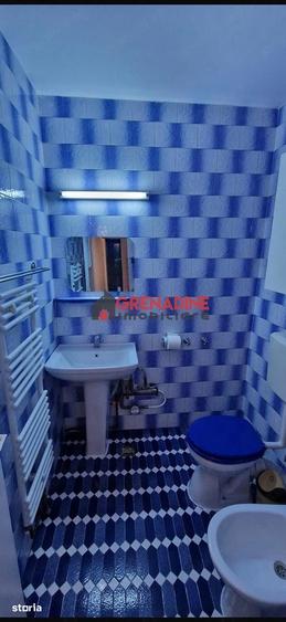 Apartament cu 4 camere decomandat în Astra