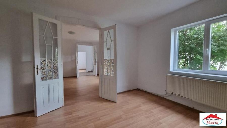 Casă cu 7 camere cu Canalizare în Semicentral