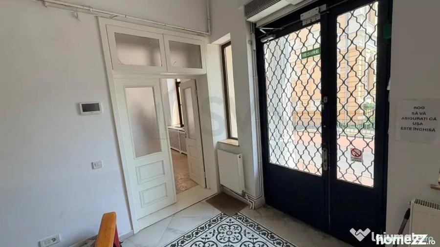Casă cu 7 camere cu Teren 50 Mp în Unirii