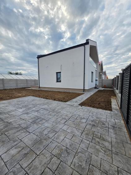 Casă individuală cu 5 camere cu Teren 330 Mp în Berceni