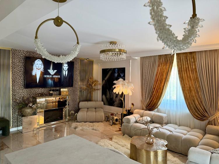 Apartament cu 4 camere decomandat în Șcheia