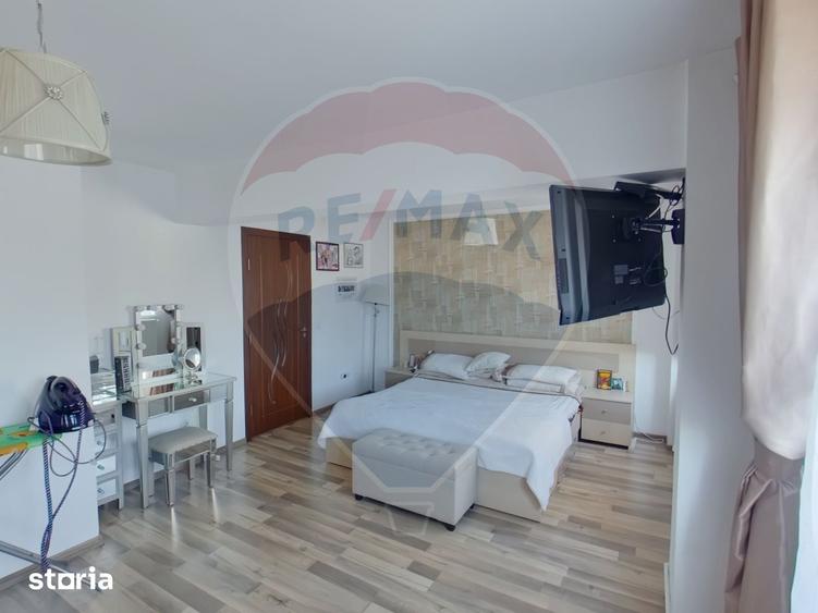 Apartament cu 4 camere de vanzare, Pia?a 1 Decembrie 1918 - 5