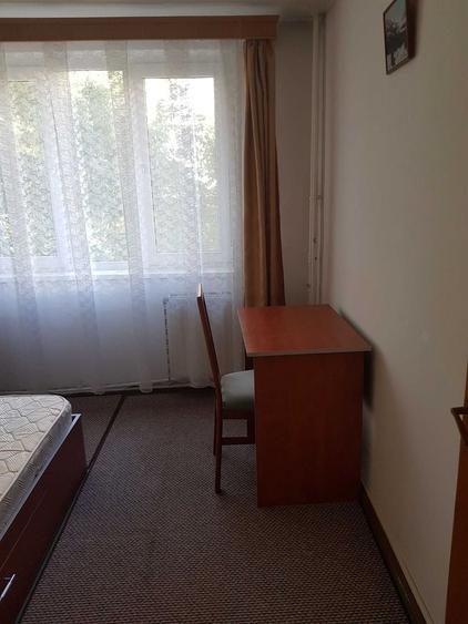 Apartament cu 3 camere semidecomandat, mobilat în Drumul Taberei