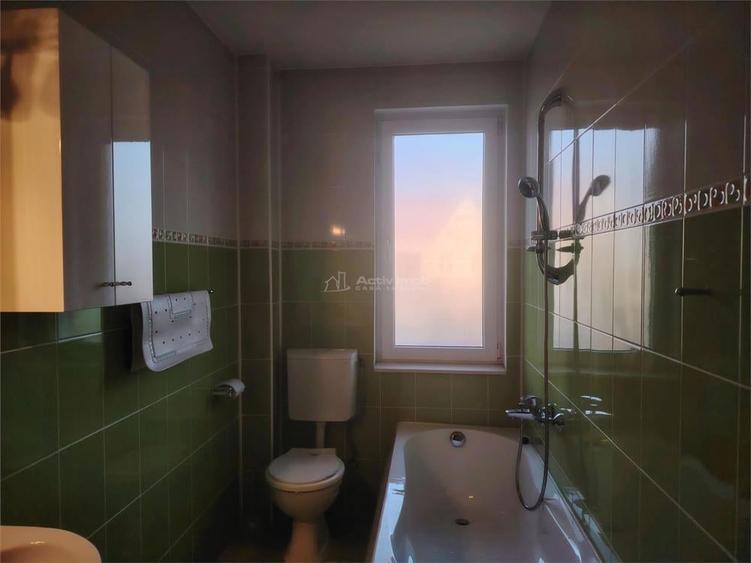 Casă cu 5 camere cu Teren 420 Mp în Central