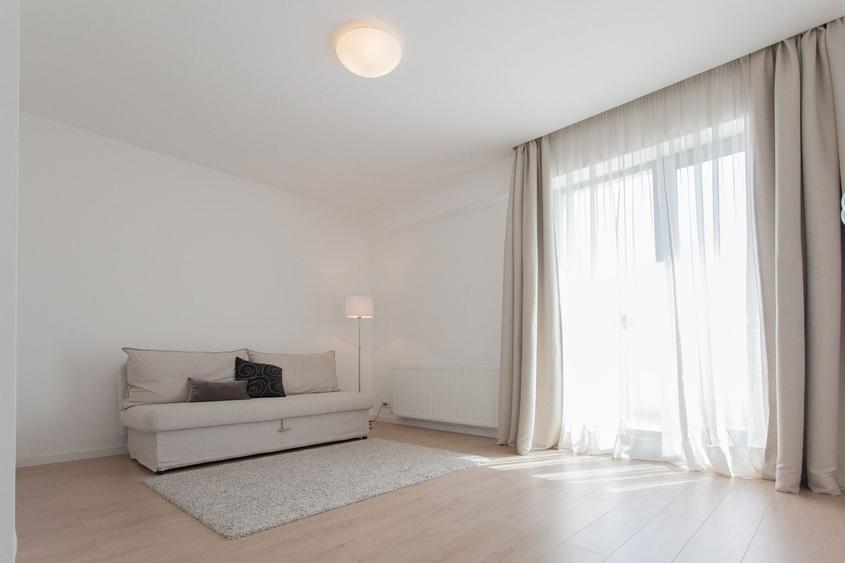 Apartament cu 3 camere decomandat, mobilat în P-ța Victoriei