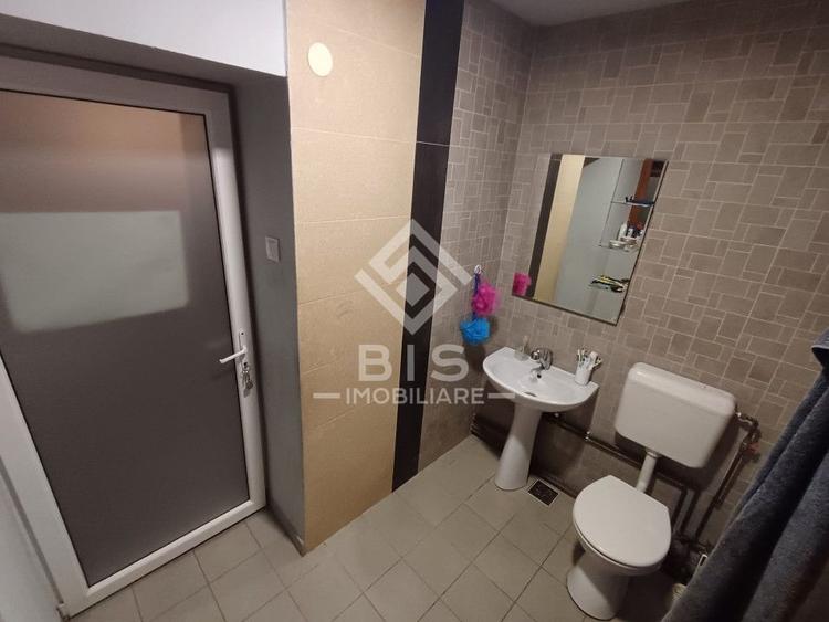 Casă individuală cu 6 camere cu Canalizare în Central