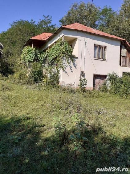 Casă cu 2 camere cu Teren 3100 Mp în Bunești (Mălureni)
