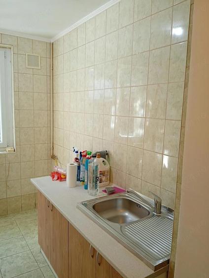 Apartament cu 2 camere semidecomandat în Costin Georgian