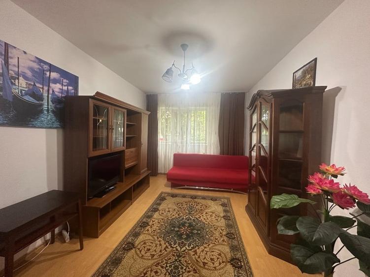Garsonieră în Vest