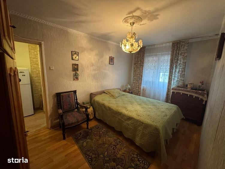 Apartament cu 3 camere semidecomandat, mobilat în Drumul Taberei — fotografia 2