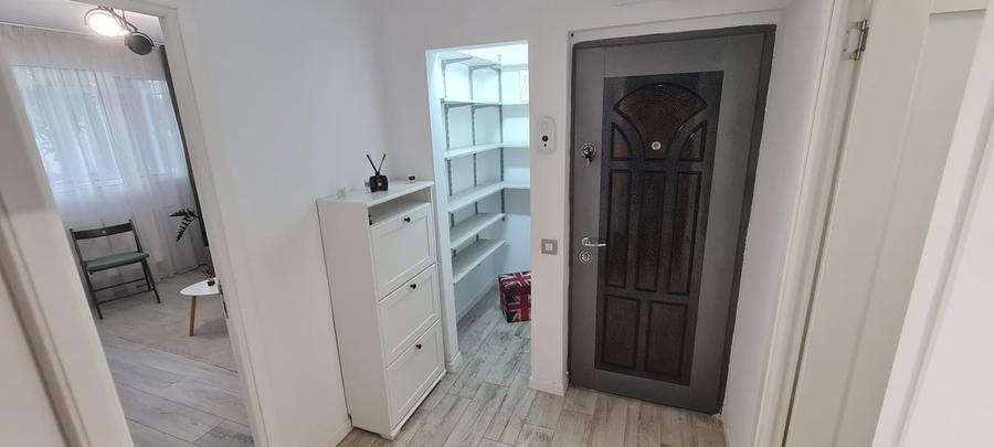 Apartament cu 2 camere decomandat în Eroii Revoluției