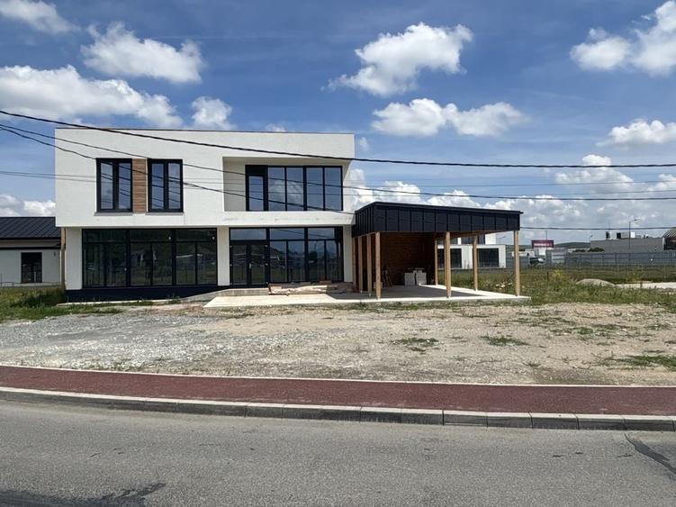 Spațiu comercial, de 150 mp, în Dosu Bricii