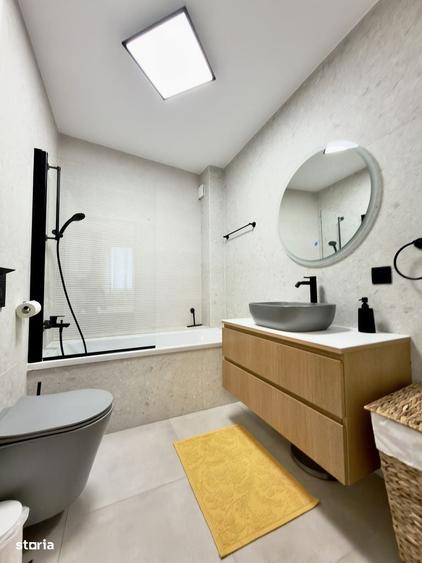 Apartament cu 3 camere în Romană