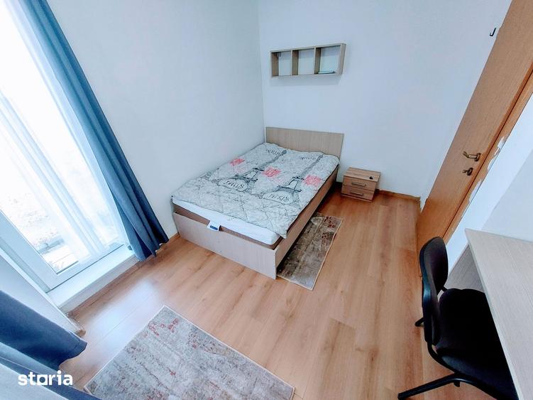 Apartament cu 4 camere semidecomandat în Central