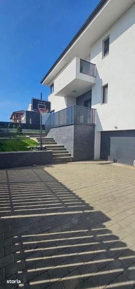 Casă cu 4 camere cu Teren 800 Mp în Dezmir