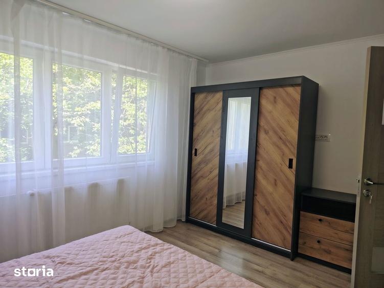 Apartament 3 camere Cantemir , 420 E/luna negociabil, Comision 50% - 2