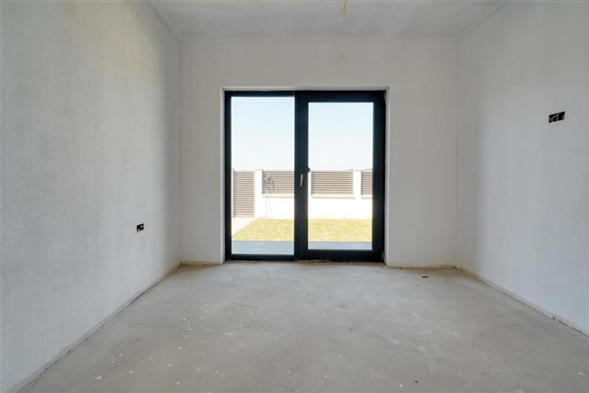 Casă cu 4 camere cu Teren 500 Mp în Hărman
