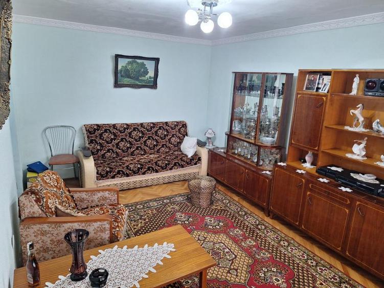 Apartament cu 3 camere decomandat în Plantelor