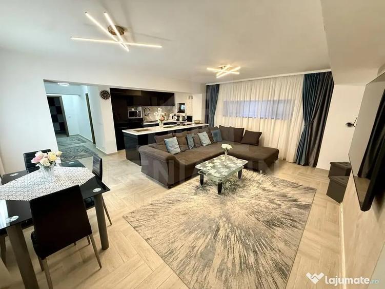 Apartament cu 3 camere semidecomandat în Central