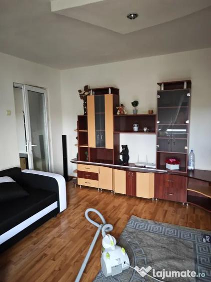 Apartament cu 2 camere semidecomandat în Micălaca
